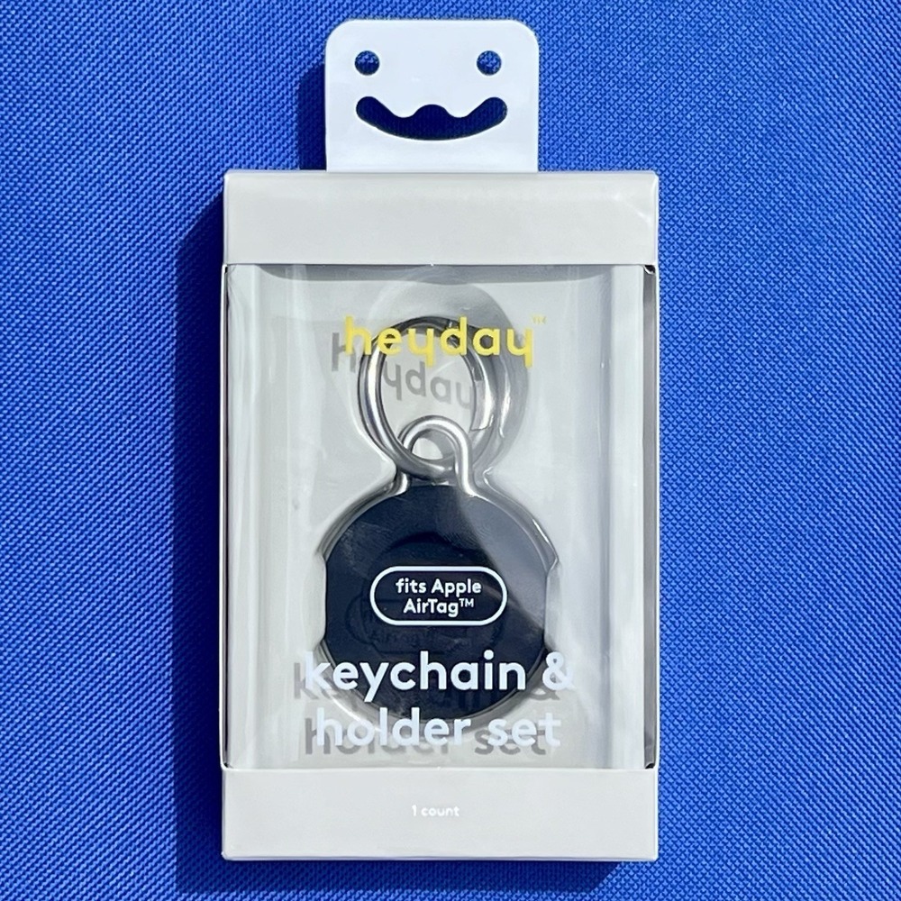 NEW Heyday Apple AirTag Holder Keychain Black Silicone SEALED Target Retail Pack